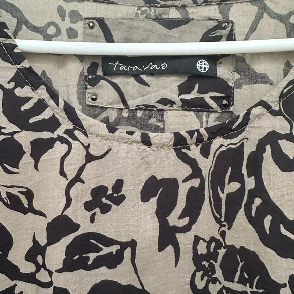 ✨ Tara Vao Flowy Top with ruffles made in Bali in large - Picture 7 of 17